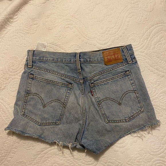 Levi’s 501 Shorts - Picture 5 of 9